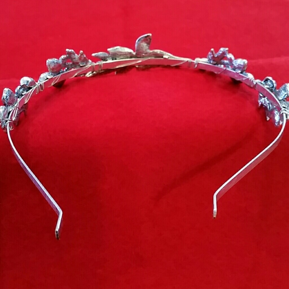 Georgeous  Silver-toned Headband - Picture 4 of 4